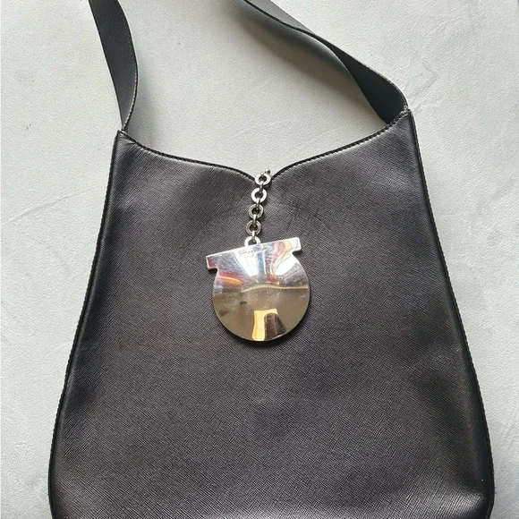Salvatore Ferragamo bag. - Picture 1 of 6